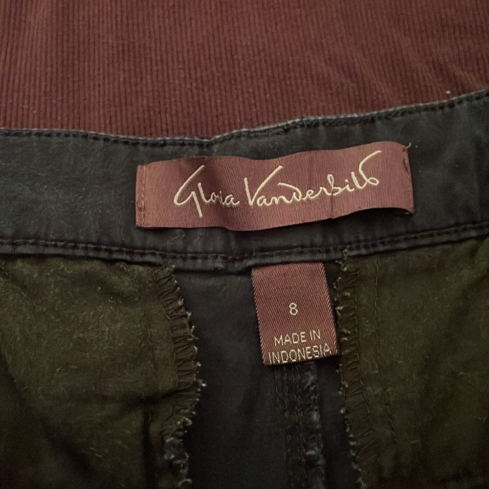 Gloria Vanderbilt size 8 navy shorts - Picture 3 of 5
